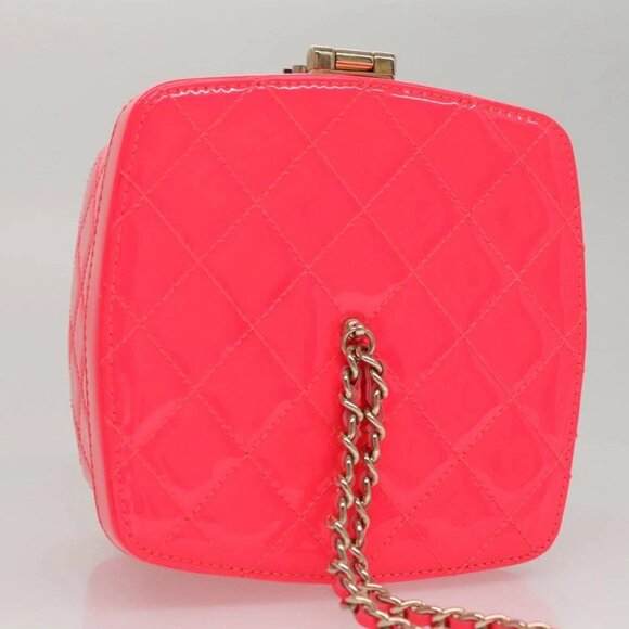 CHANEL Vanity Cosmetic Pouch Enamel Pink CC - Picture 6 of 15